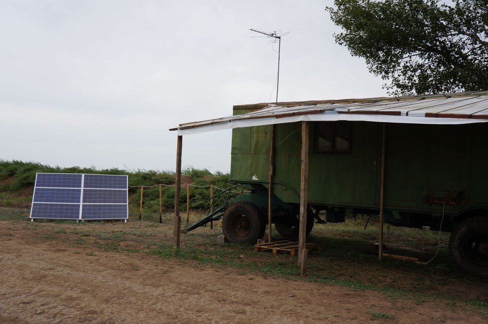 Автономная солнечная электростанция для бытового вагончика, дома на колесах, пасеки до 10 кВт/часов-сутки фото 1 — GWS Energy